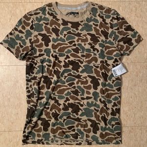 Urban outfitters camo tee size medium